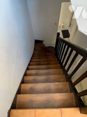 Immeuble de rapport comprenant:
- Rez-de-chaussée: 2 appartement type II, espaces communs dont...