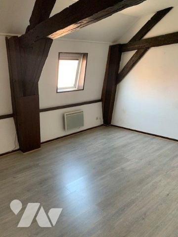 Immeuble de rapport comprenant:
- Rez-de-chaussée: 2 appartement type II, espaces communs dont...