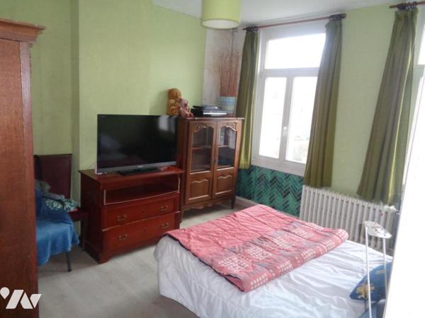 Secteur jardin Public Maison de ville avec garage bâtie sur 437 m²