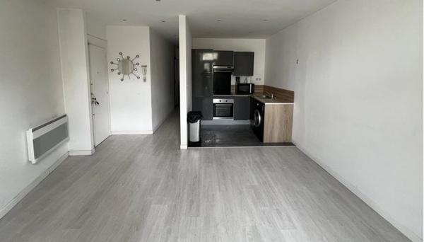 Aubagne (13400) Bel appartement de type 3 pièces avec Balcon
