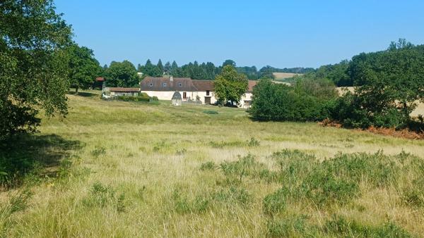 Propriete/Gites 6 hectares, Proche de THENON (24)