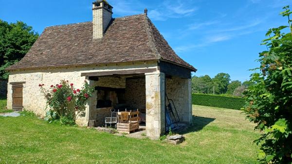 Propriete/Gites 6 hectares, Proche de THENON (24)