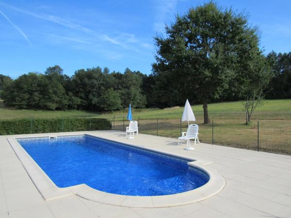 Propriete/Gites 6 hectares, Proche de THENON (24)