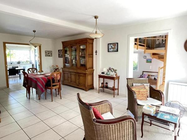 Maison 155 m² – Noyalo- DPE C - 4CH - 1350m² de terrain
