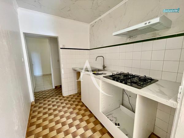 CLERMONT-L'HÉRAULT CENTRE - T4 DE 80 m² - 3 CHAMBRES - L'INTÉGRALITÉ DU 1ER ÉTAGE - FORT POTENTIEL