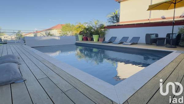 Maison à vendre 8 pièces 245 m² Le Tampon