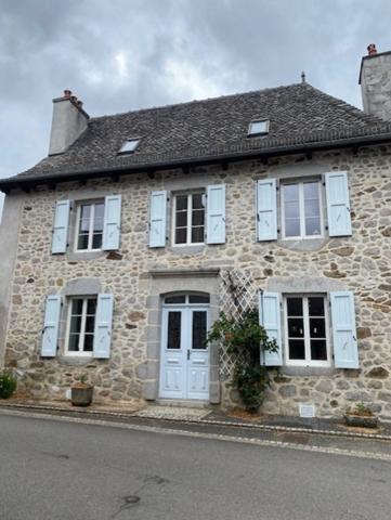 COUP DE COEUR: Maison de village au charme fou...