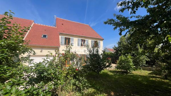 Maison récente à vendre à Compiègne - 5 chambres, jardin, garage double