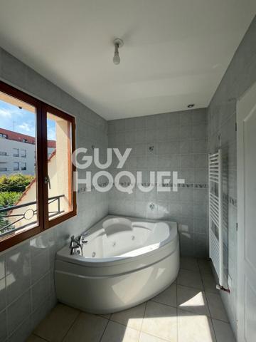 Maison récente à vendre à Compiègne - 5 chambres, jardin, garage double