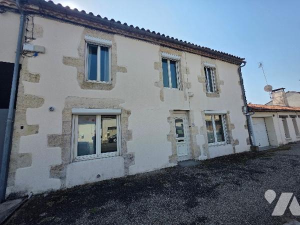 Maison de ville de 214 m² avec garage et jardin – Casteljaloux