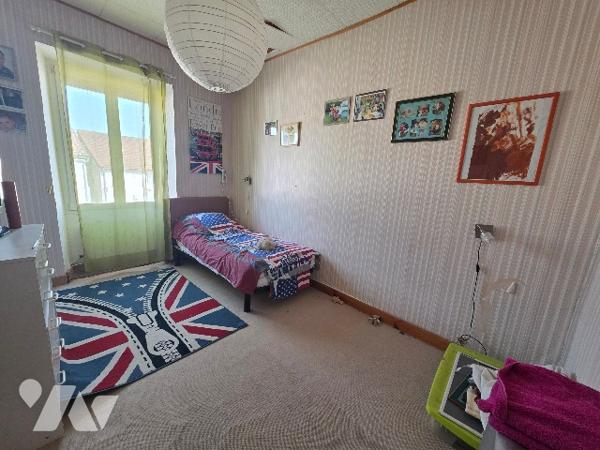 Maison de ville de 214 m² avec garage et jardin – Casteljaloux
