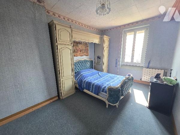 Maison de ville de 214 m² avec garage et jardin – Casteljaloux