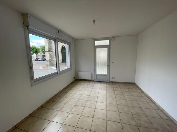 A LOUER TIERCE Appt T2 au RDC de 39 m2