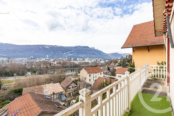Maison à vendre  9 pièces - 178,23 m 2   LA TRONCHE  - 38