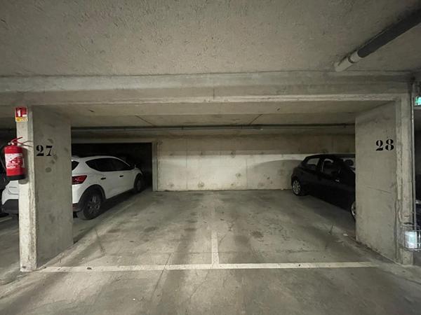 2 places Parking "Boxables" à Combs La Ville
