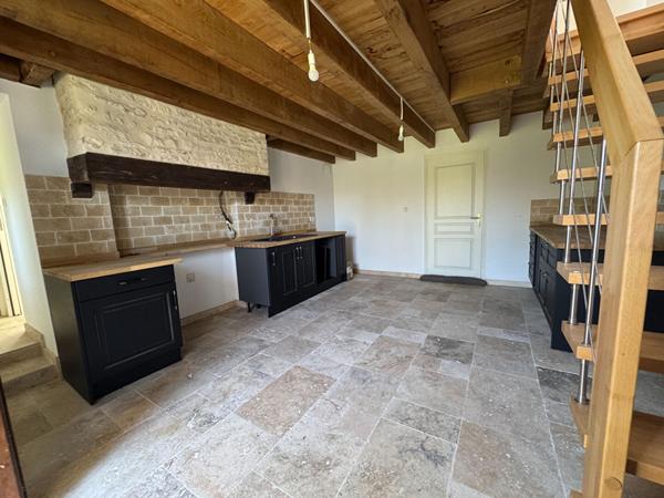 Charmante longère entièrement rénovée à Rouillé