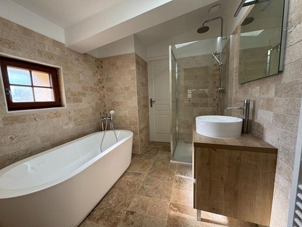 Charmante longère entièrement rénovée à Rouillé