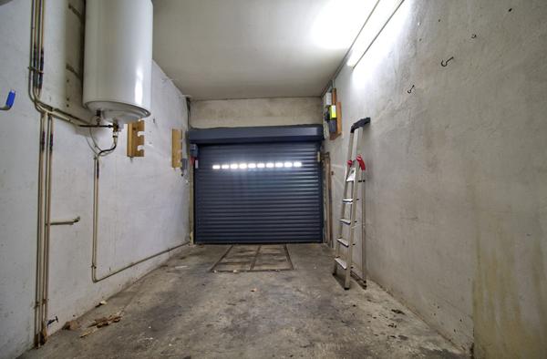 AGEN - Quartier Saint-Hilaire : Maison de ville de 85m² avec 2 chambres, terrasse et garage.