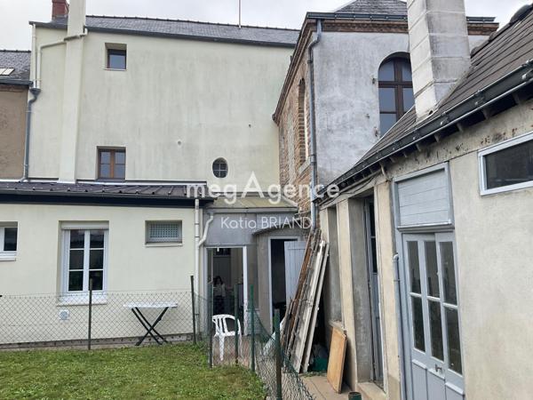 Immeuble à LAVAL, 53000 - 200m²