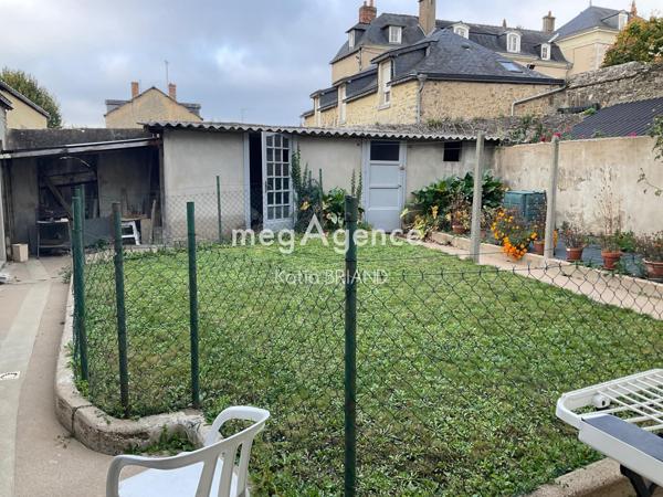 Immeuble à LAVAL, 53000 - 200m²