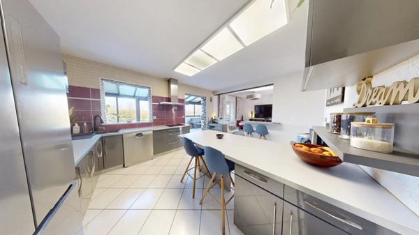 Vente Maison 8 pièces 195 m2 à Champhol