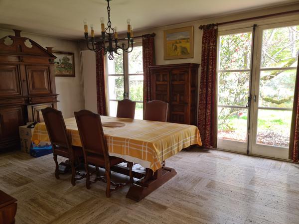 Marcoussis (91460) Demeure de prestige à rénover - 341 m² - 13 pièces / 6 chambres - 1 Lot à bâtir possible - Centre-ville