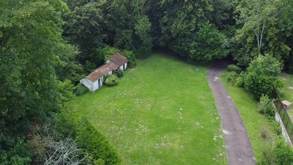 Marcoussis (91460) Demeure de prestige à rénover - 341 m² - 13 pièces / 6 chambres - 1 Lot à bâtir possible - Centre-ville