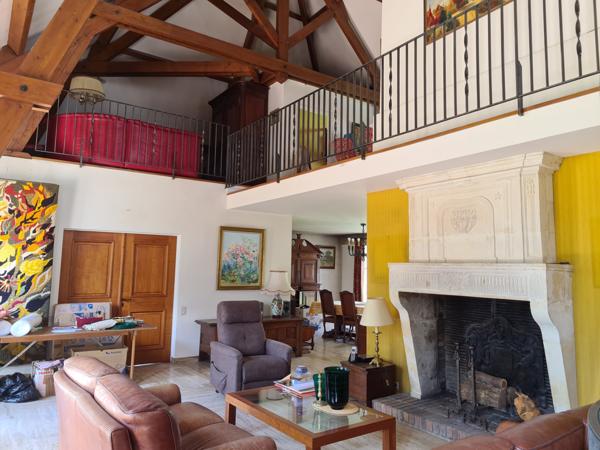 Marcoussis (91460) Demeure de prestige à rénover - 341 m² - 13 pièces / 6 chambres - 1 Lot à bâtir possible - Centre-ville