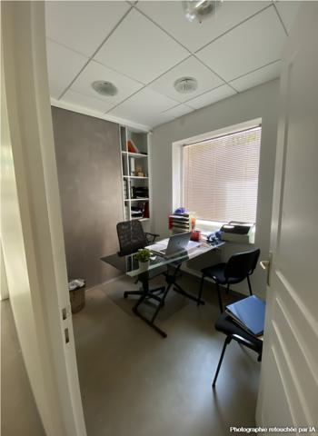 Bureau
         2 pièces
        - 38 m² 38 000 € *