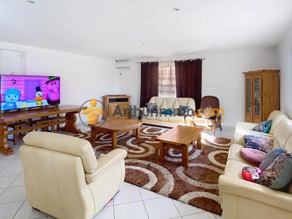 Vente                                                      Villa
                        
                     9 pièces                      190 m2                     à Perpignan