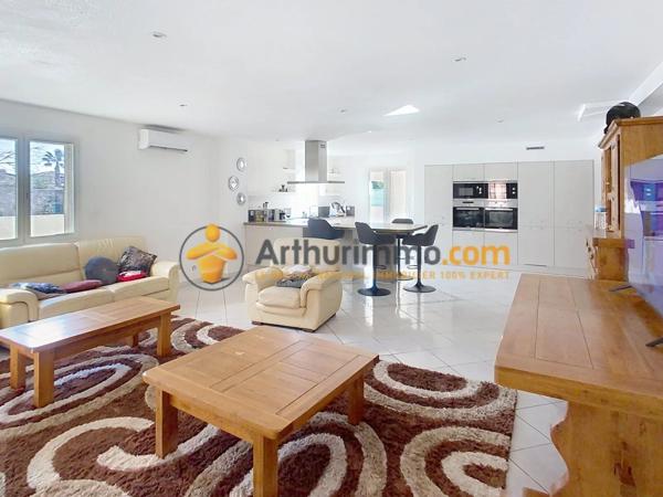 Vente                                                      Villa
                        
                     9 pièces                      190 m2                     à Perpignan