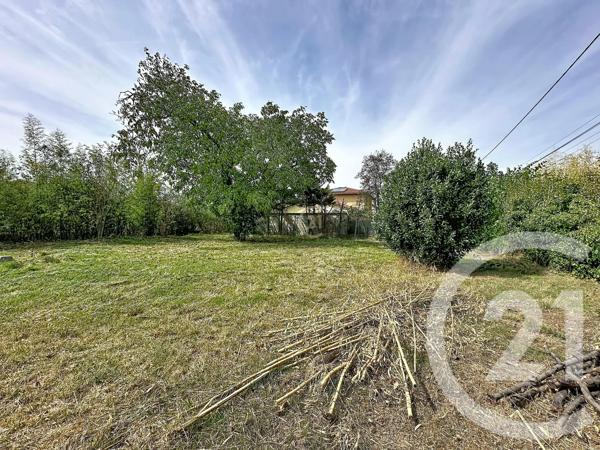 Terrain à vendre  822 m 2   DECINES CHARPIEU  - 69