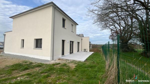 Maison récente à Changé