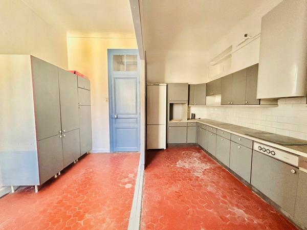 Appartement à louer    4 pièces • 131,51 m2 Nice