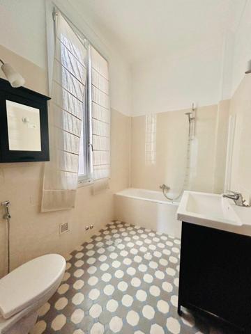 Appartement à louer    4 pièces • 131,51 m2 Nice