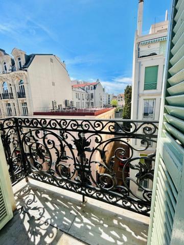 Appartement à louer    4 pièces • 131,51 m2 Nice