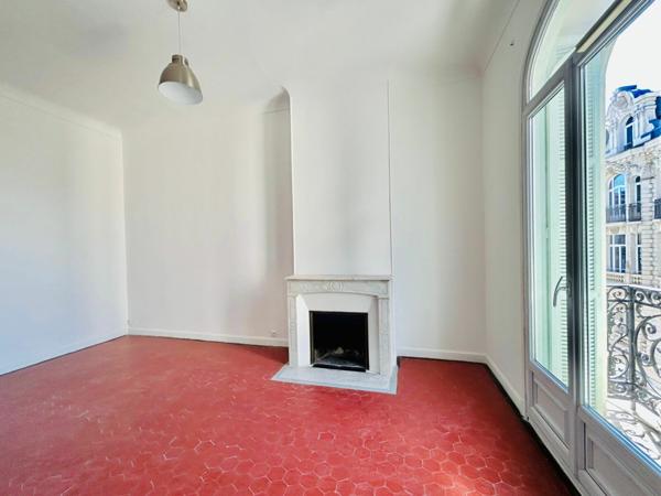 Appartement à louer    4 pièces • 131,51 m2 Nice