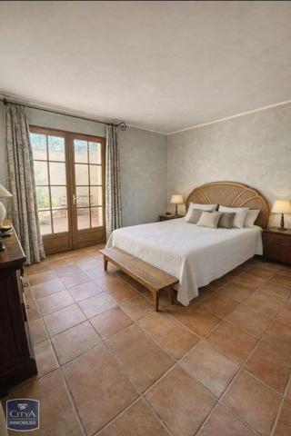 Maison à vendre 9 pièces 167m² Rochefort-du-Gard (30650)
