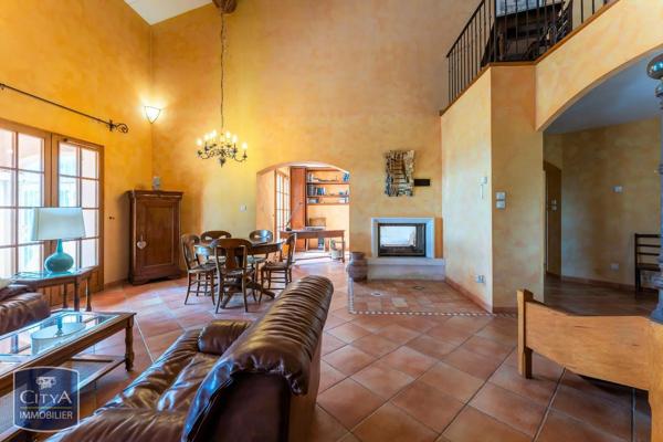 Maison à vendre 5 pièces 167m² Rochefort-du-Gard (30650)