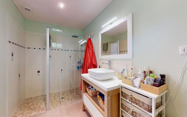 Maison à vendre    5 pièces • 150,34 m2 Saint-Didier-de-Formans