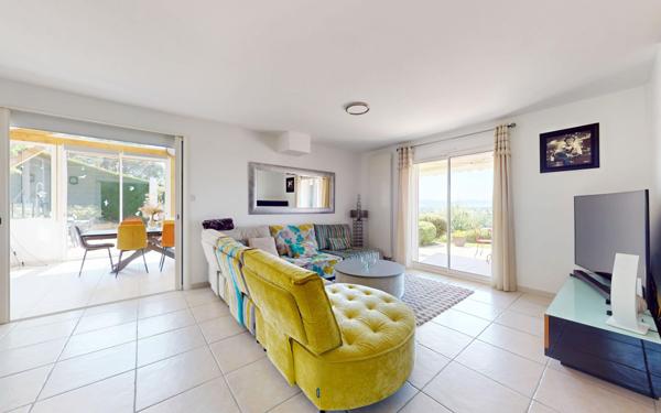 Maison à vendre    5 pièces • 150,34 m2 Saint-Didier-de-Formans