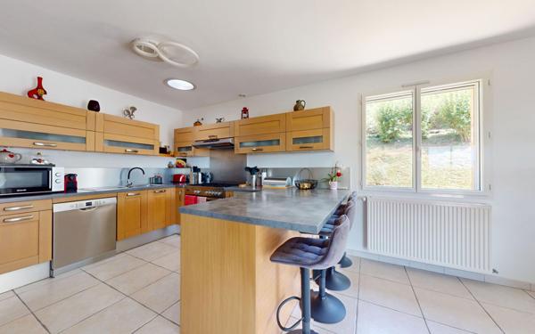 Maison à vendre    5 pièces • 150,34 m2 Saint-Didier-de-Formans
