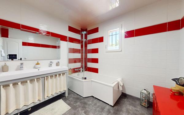 Maison à vendre    5 pièces • 150,34 m2 Saint-Didier-de-Formans