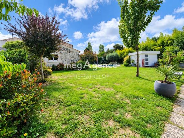 Maison à OLONNE-SUR-MER, 85340 - 7 pièces 165m²