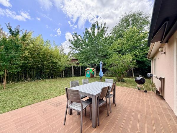 PESSAC-HAUT-LEVEQUE - Maison  100m2 - Plain-pied - 3 chambres - Parcelle 653m2