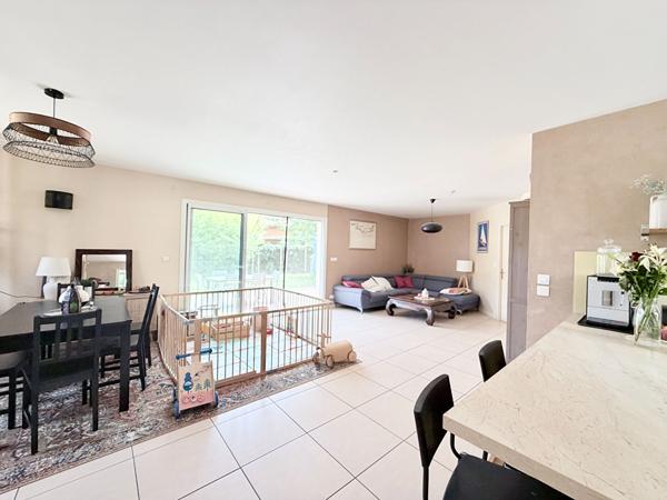 PESSAC-HAUT-LEVEQUE - Maison  100m2 - Plain-pied - 3 chambres - Parcelle 653m2