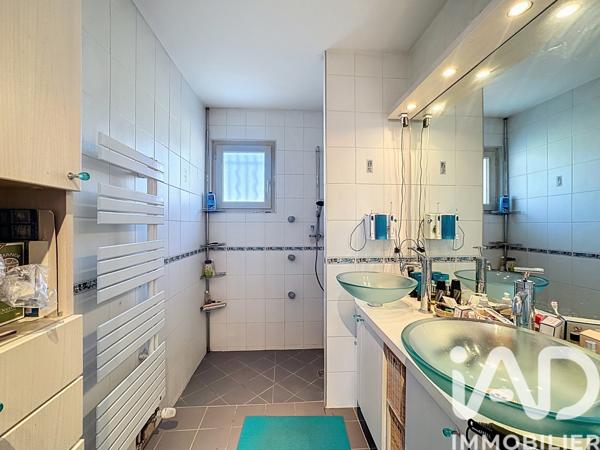 Maison à vendre 6 pièces 152,92 m² Viuz-en-Sallaz