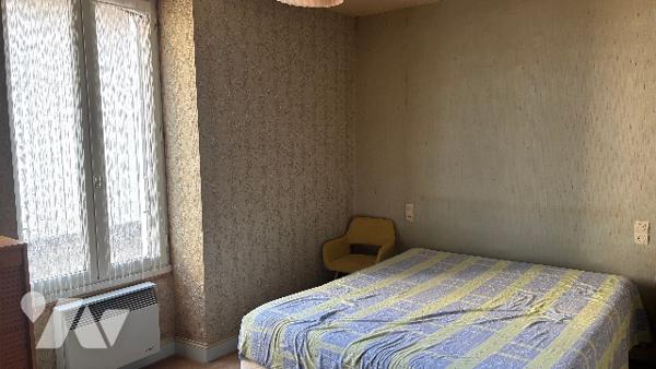 MAISON 100m² + LOCAL COMMERCIAL / MONTJEAN-SUR-LOIRE