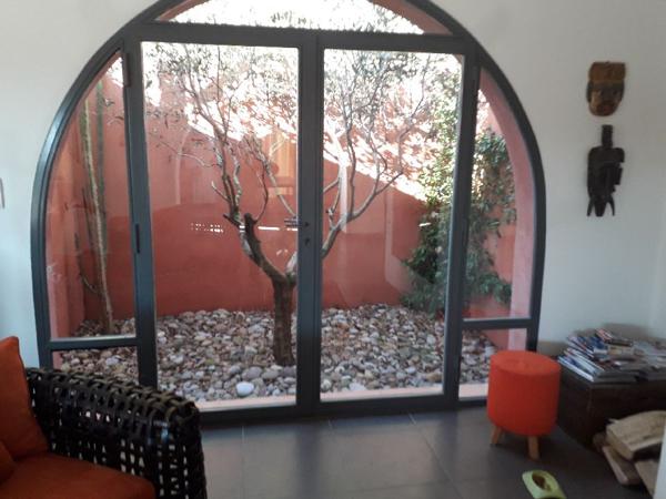 Villa d'architecte T6 de 180 m2 sur 1100 m² avec piscine et garage