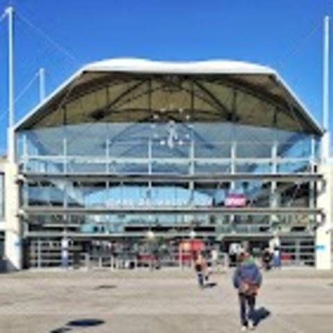 Fonds de commerce de restauration rapide à vendre à MASSY (91) face à la gare TGV